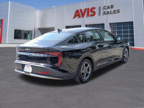 Aurora Black Pearl 2025 Kia K4 LXS