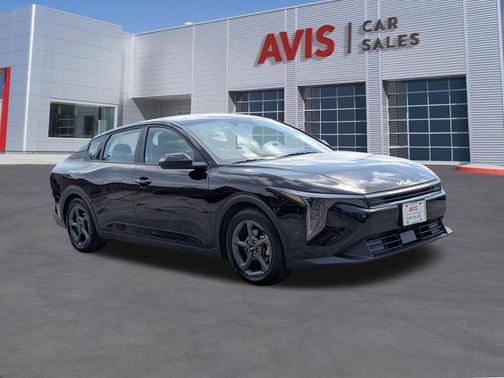 Aurora Black Pearl 2025 Kia K4 LXS