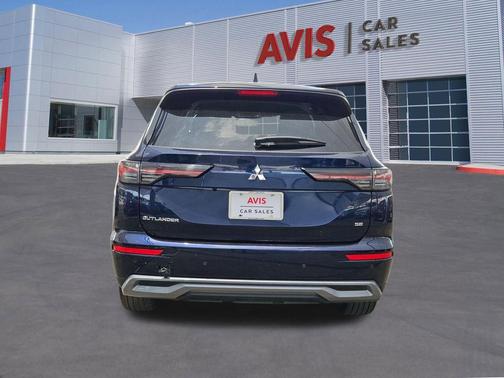 Cosmic Blue Metallic 2025 Mitsubishi Outlander SE 2.5 2WD