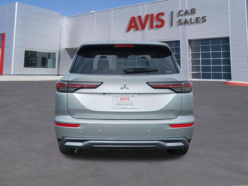 Alloy Silver Metallic 2025 Mitsubishi Outlander SE S-AWC
