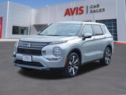 Alloy Silver Metallic 2025 Mitsubishi Outlander SE S-AWC