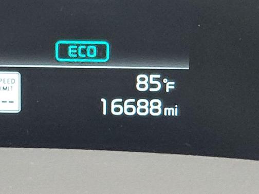 Interstellar Gray 2025 Kia Niro LX