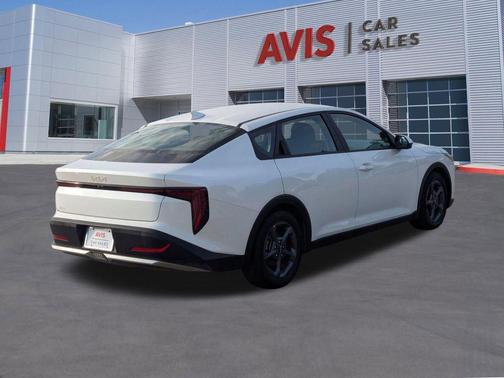 Snow White Pearl 2025 Kia K4 LXS