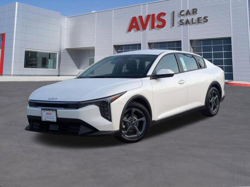 Snow White Pearl 2025 Kia K4 LXS
