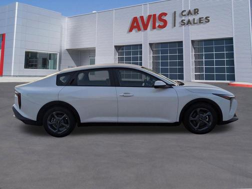 Snow White Pearl 2025 Kia K4 LXS