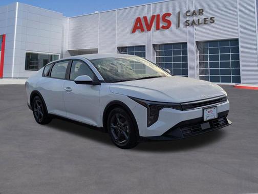 Snow White Pearl 2025 Kia K4 LXS