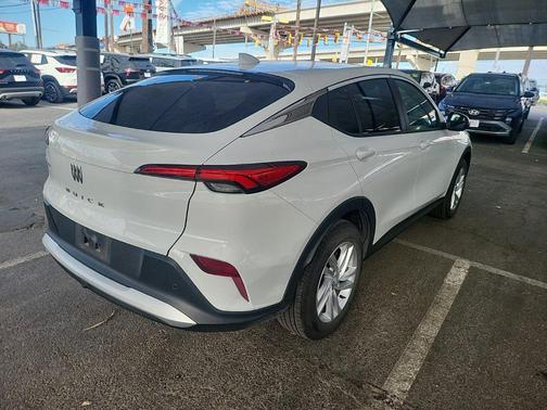 Summit White 2026 Buick Envista Preferred FWD