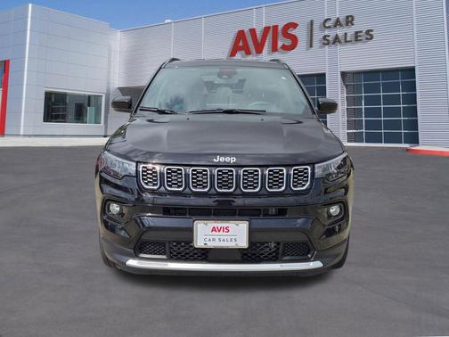 Diamond Black Crystal Pearlcoat 2025 Jeep Compass Limited