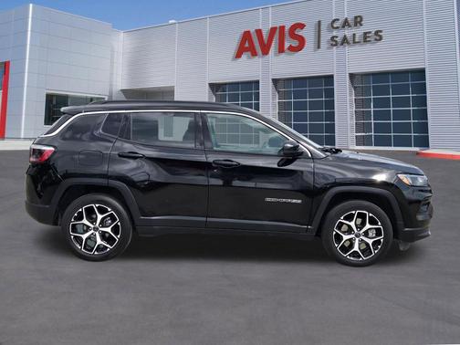 Diamond Black Crystal Pearlcoat 2025 Jeep Compass Limited