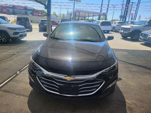 Mosaic Black Metallic 2024 Chevrolet Malibu FWD 1LT