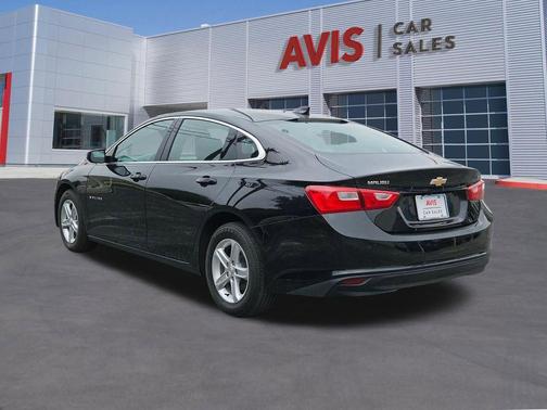 Mosaic Black Metallic 2024 Chevrolet Malibu FWD 1LT