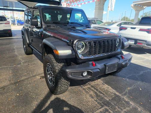 Granite Crystal Metallic Clearcoat 2025 Jeep Wrangler Rubicon