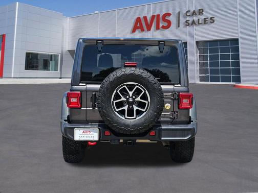 Granite Crystal Metallic Clearcoat 2025 Jeep Wrangler Rubicon