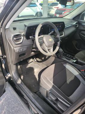 Mosaic Black Metallic 2025 Chevrolet Trailblazer LT