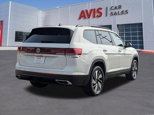 Pure White 2025 Volkswagen Atlas 2.0T SE w/Technology
