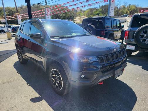 2025 Jeep Compass Trailhawk