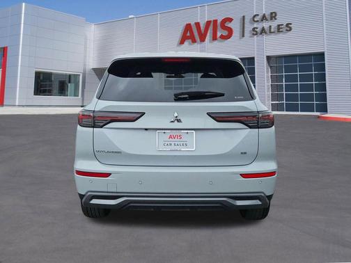 White Diamond 2025 Mitsubishi Outlander SE S-AWC