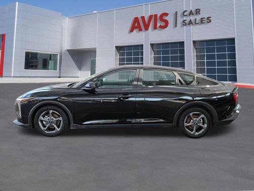 Aurora Black Pearl 2025 Kia K4 LXS