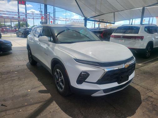 Summit White 2025 Chevrolet Blazer 2LT