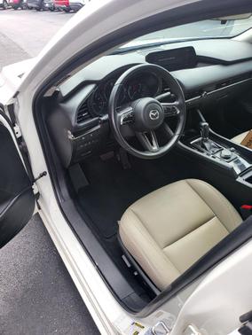 Snowflake White Pearl Mica 2025 Mazda Mazda3 FWD w/Preferred Package