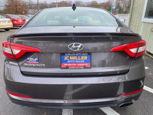 2017 Hyundai SONATA SE