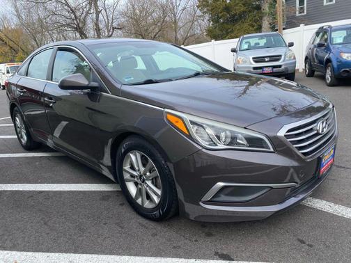 2017 Hyundai SONATA SE