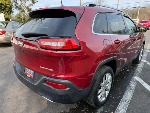 2016 Jeep Cherokee Sport