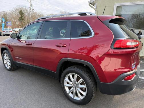 2016 Jeep Cherokee Sport