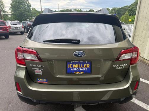 Wilderness Green Metallic 2015 Subaru Outback 2.5i Premium