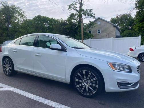 2016 Volvo S60 Inscription T5 Premier