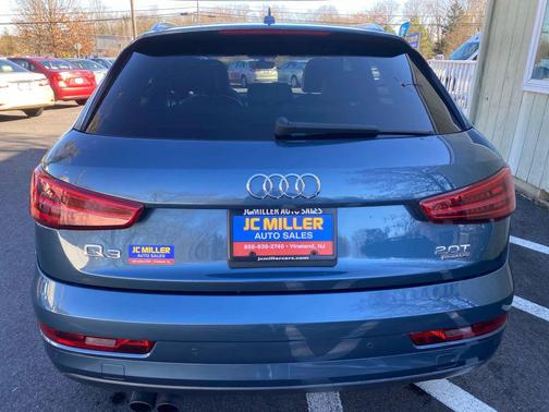 2018 Audi Q3 Premium Sport Utility 4D