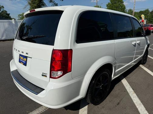 White Knuckle Clearcoat 2019 Dodge Grand Caravan GT