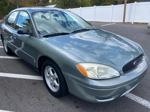 2006 Ford Taurus SE