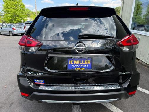 Magnetic Black 2018 Nissan Rogue SV