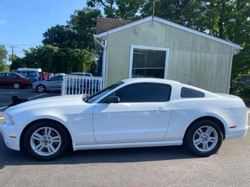 2014 Ford Mustang V6