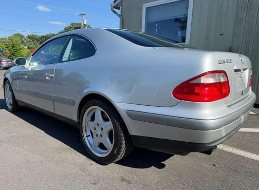 Brilliant Silver Metallic 1999 Mercedes-Benz CLK-Class 320