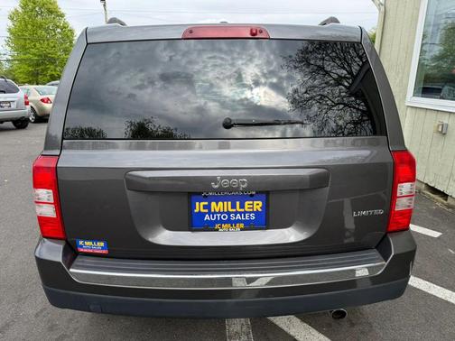 Deep Cherry Red Crystal Pearlcoat 2014 Jeep Patriot Sport