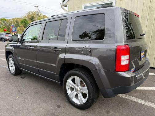 Deep Cherry Red Crystal Pearlcoat 2014 Jeep Patriot Sport