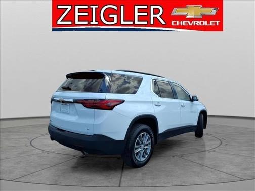Summit White 2022 Chevrolet Traverse LT Cloth