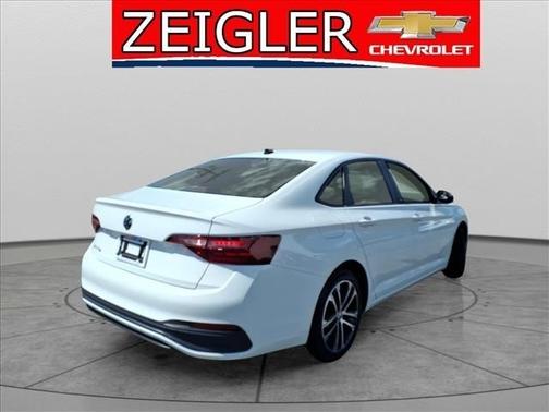 Pure White 2024 Volkswagen Jetta 1.5T Sport