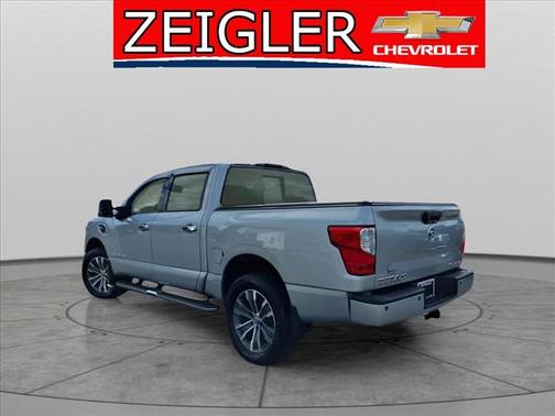 2017 Nissan Titan SL