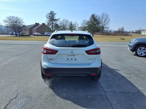 2022 Nissan Rogue Sport SL