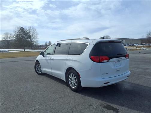 2021 Chrysler Voyager LXI