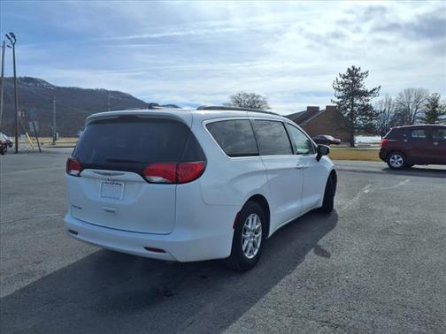 2021 Chrysler Voyager LXI