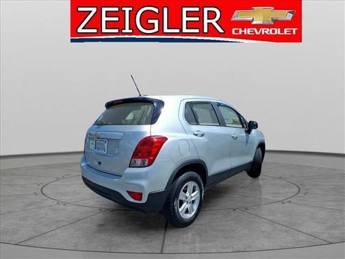 Silver Ice Metallic 2017 Chevrolet Trax LS