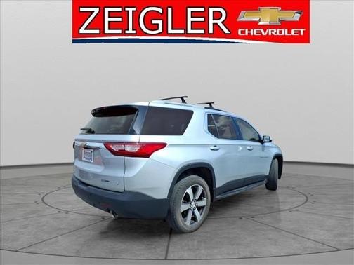 Silver Ice Metallic 2018 Chevrolet Traverse LT Leather