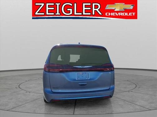 2021 Chrysler Pacifica Touring-L