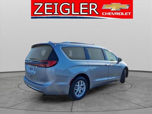 2021 Chrysler Pacifica Touring-L