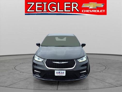 2023 Chrysler Pacifica Touring-L
