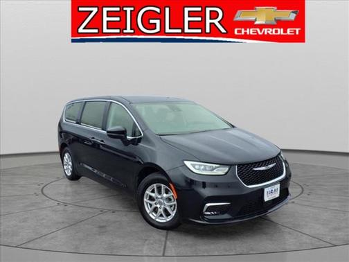 2023 Chrysler Pacifica Touring-L